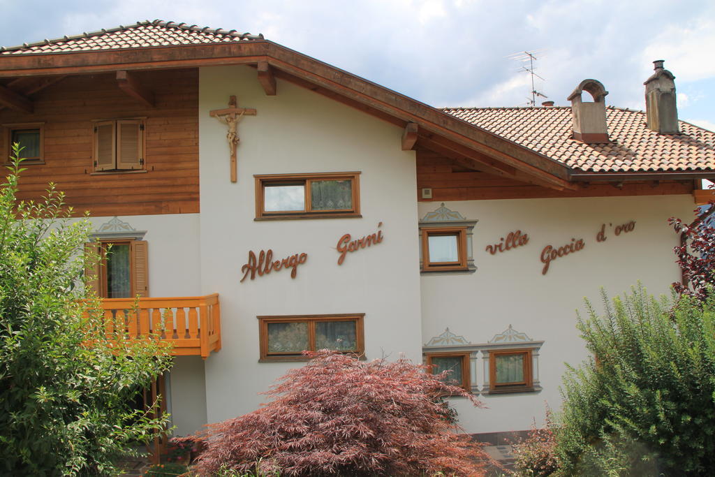 Garni Goccia D'Oro Hotell Cavalese Exteriör bild