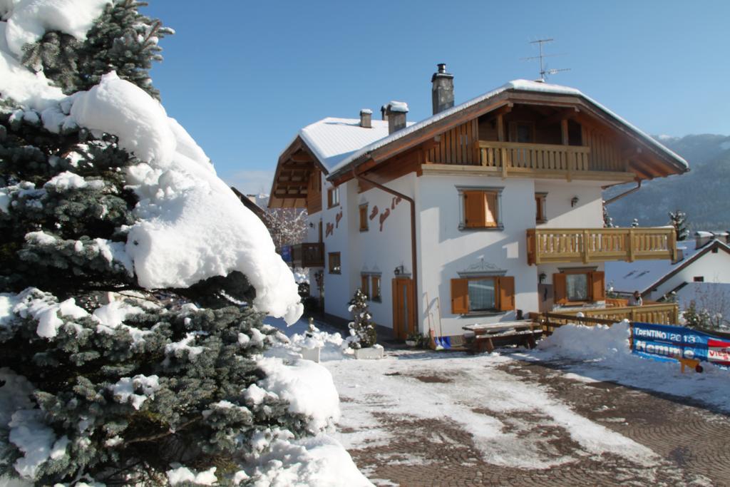 Garni Goccia D'Oro Hotell Cavalese Exteriör bild