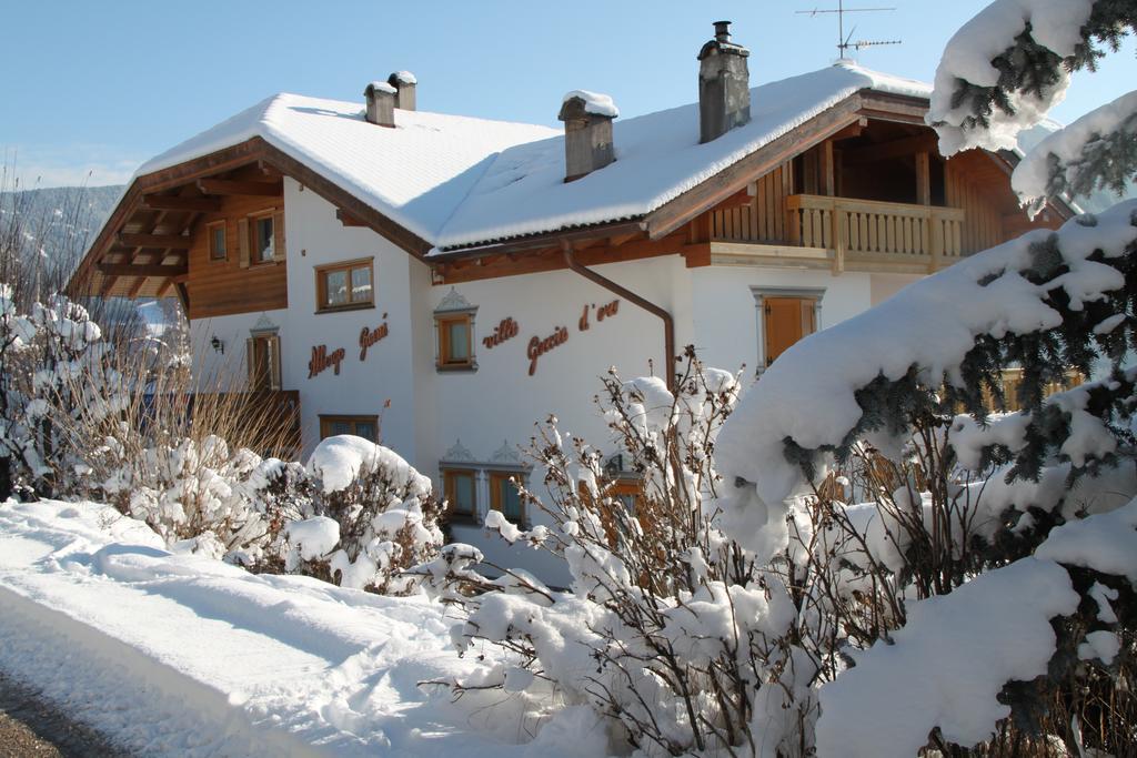 Garni Goccia D'Oro Hotell Cavalese Exteriör bild