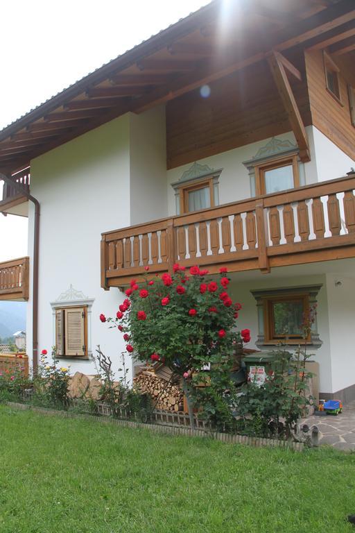 Garni Goccia D'Oro Hotell Cavalese Exteriör bild