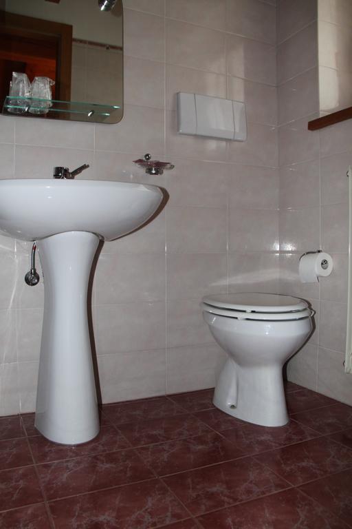 Garni Goccia D'Oro Hotell Cavalese Rum bild