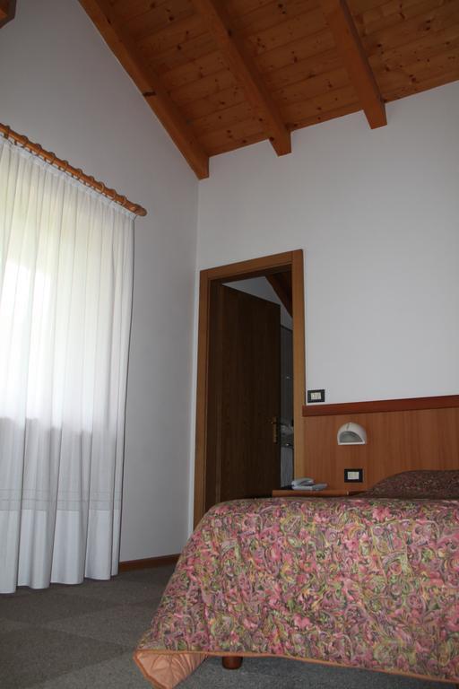 Garni Goccia D'Oro Hotell Cavalese Rum bild